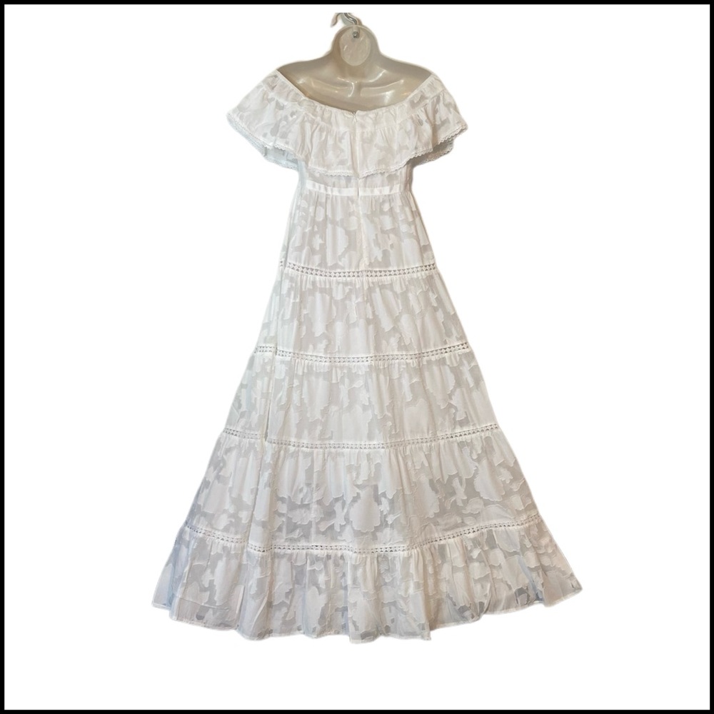 NWT WHITE OFF-THE-SHOULDER RUFFLED LACE MAXI DRESS Medium - Picture 5 of 17
